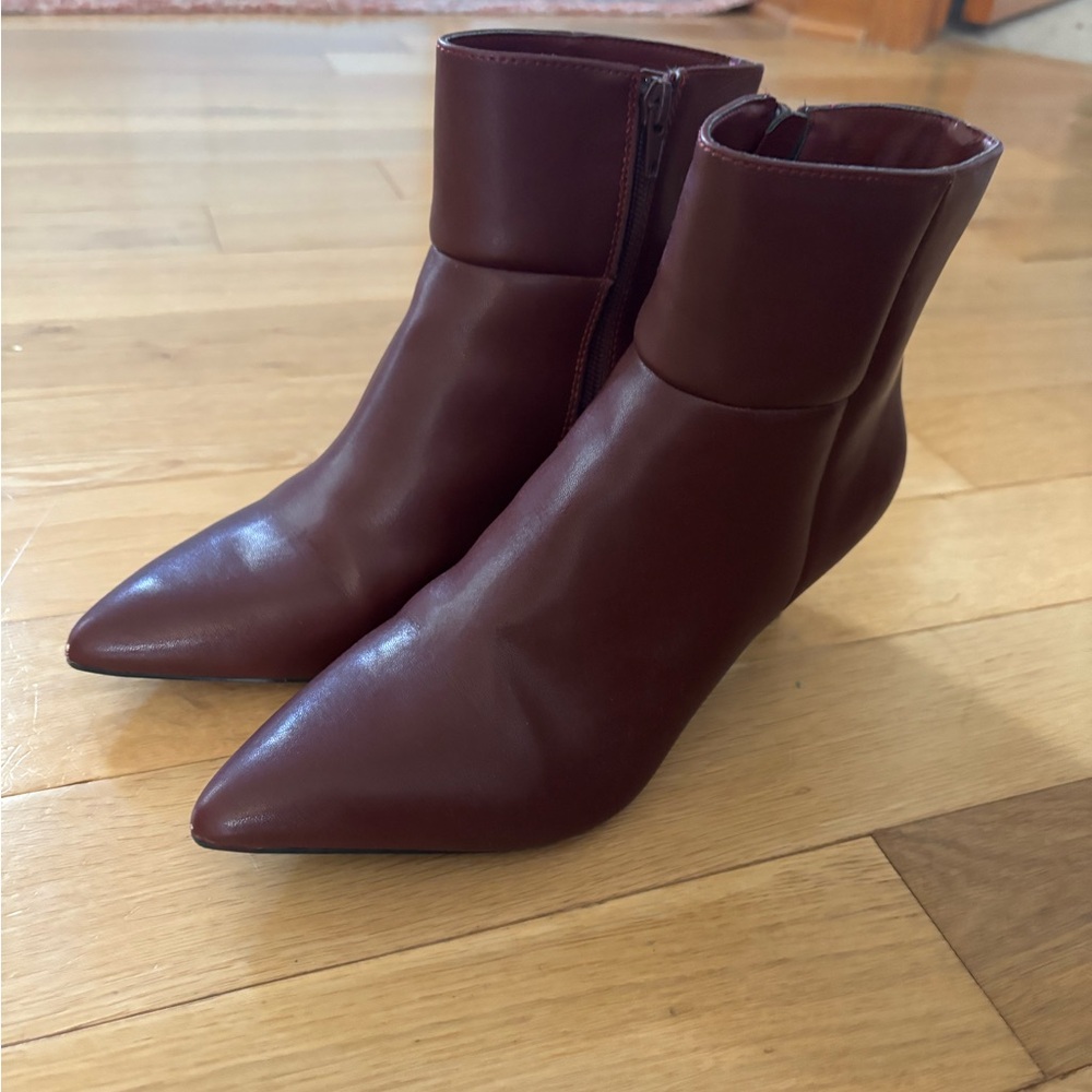 Chic Burgundy Ankle Boots